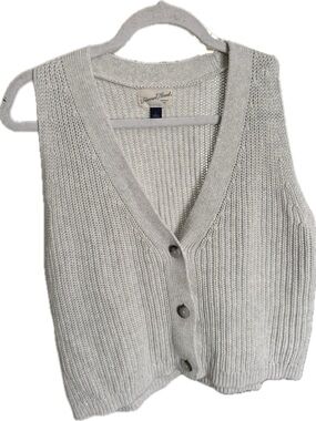 Universal Thread Light Gray V-Neck Button Front Sweater Vest